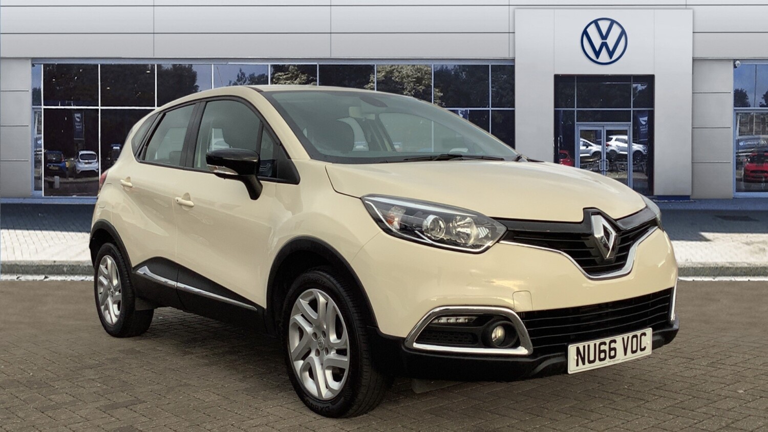 Used Renault Captur 1.2 TCE Dynamique Nav 5dr Auto Petrol Hatchback for Sale Vertu Motors